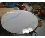 MANGE DEBOUT PLATEAU IMITATION MARBRE BLANC EMPIETEMENT DORE MODERNE