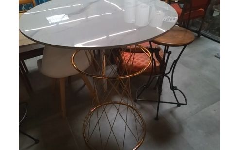 MANGE DEBOUT PLATEAU IMITATION MARBRE BLANC EMPIETEMENT DORE MODERNE