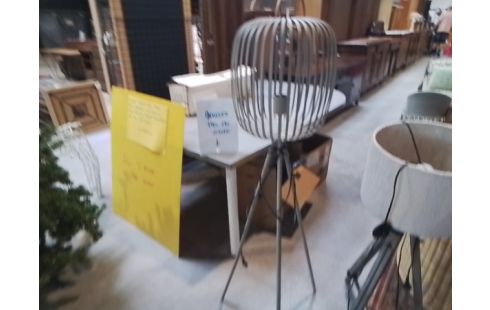 LAMPADAIRE METAL