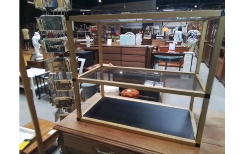 ETAGERE METAL DORE ET VERRE