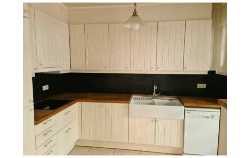 CUISINE EQUIPEE, , FOUR, , LAVE VAISSELLE, , TABLE DE CUISSON