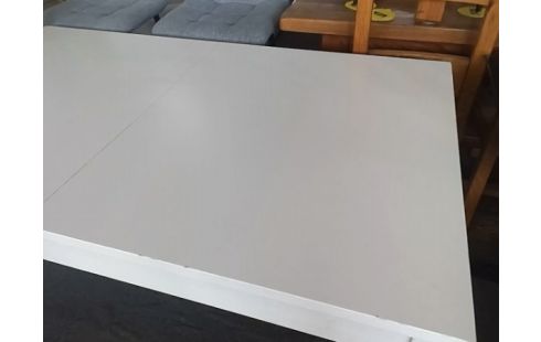 TABLE MODERNE BLANCHE AVEC 2 ALLONGES (PLUSIEURS RAYURES)