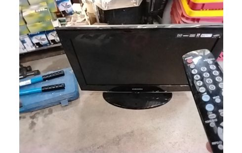 ECRAN LCD 67 CM SAMSUNG TÉLÉCOMMANDE
