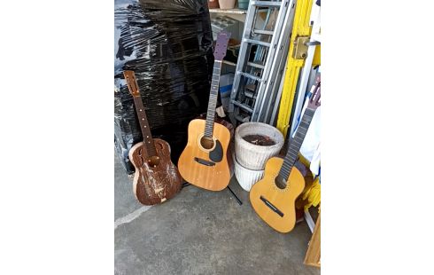 GUITARE POUR DÉCORATION