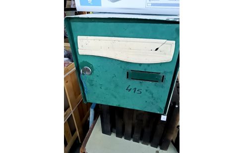 BOITE AUX LETTRES + CLÉ