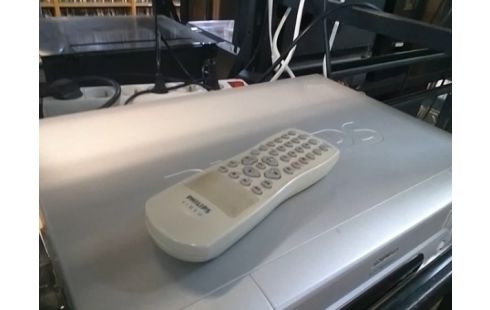 MAGNETOSCOPE PHILIPS VR 170 AVEC TELECOMMANDE (TEST OKAY)