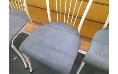 LOT DE 4 CHAISES FER ASSISES GRISE (QLQS TACHES)