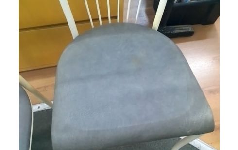LOT DE 4 CHAISES FER ASSISES GRISE (QLQS TACHES)