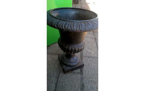 POT DE FLEURS FONTE