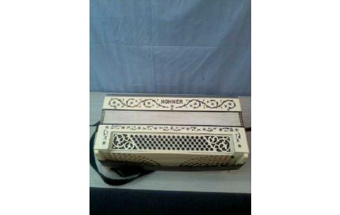 AKKORDEON <HOHNER> WEISS FLORAL VINT.