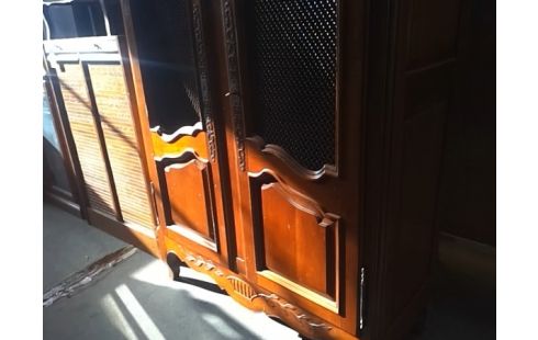 ARMOIRE 2P AVEC GRILLAGE