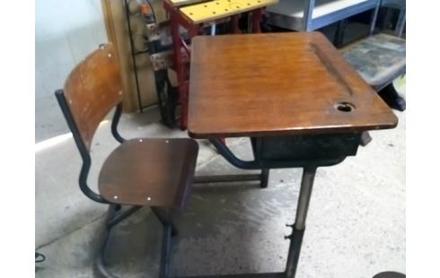 BUREAU D'ECOLIER AVEC CHAISE