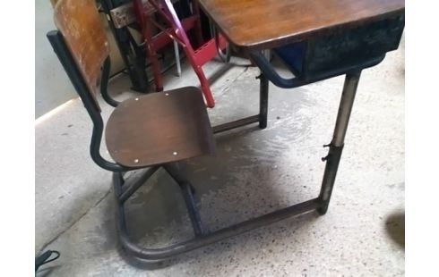 BUREAU D'ECOLIER AVEC CHAISE