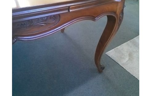 TABLE STYLE LOUIS XV AVEC RALLONGES INTERIEURES