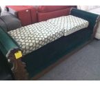 BANQUETTE TISSU VERT AVEC 2 COUSSINS