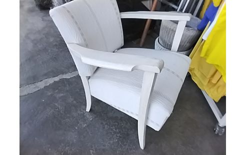 FAUTEUIL TAPISSERIE BLANCHE
