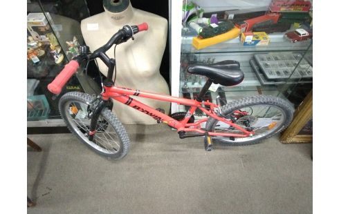 VELO ENFANT B'TWIN RACING BOY 320