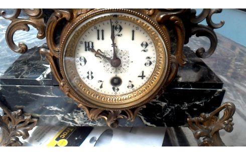 HORLOGE A RESTAURER MARBRE
