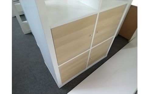 ETAGERE8 CASES DONT 4 AVEC PORTES