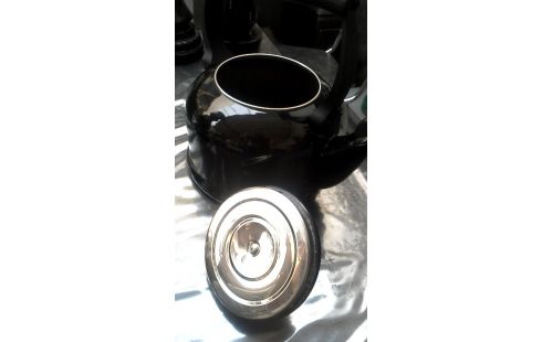 WATERKETEL LE CREUSET ZWART