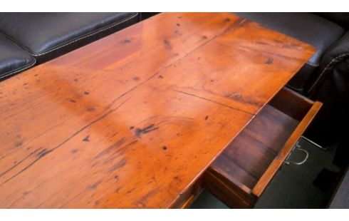 TABLE DE SALON ORIENTAL 2 TIROIRS
