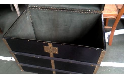 CAISSE ANTIQUE NOIR, , BOIS FER DORE