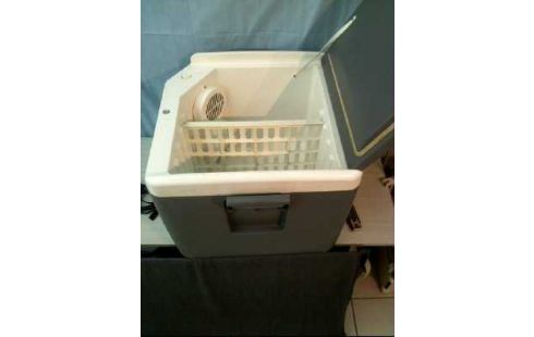 KÜHLBOX F. AUTO <IGLOO> GRAU