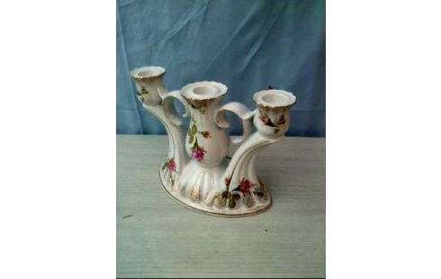 KERZENHALTER 3-ARMIG FLORAL <CHODZIEZ>