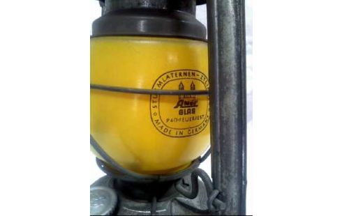 LAMPE A PETROLE