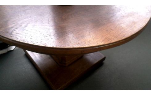 TABLE DE SALON ROND ART DECO.