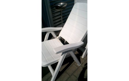 TUINSTOEL LOT VAN 4