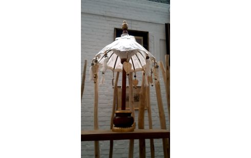 PARASOL JAUNE BLANCHE NOIR MET