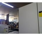 ARMOIRE 2P (DONT 1 VITREE) AVEC PENDERIE (QLQS USURE)