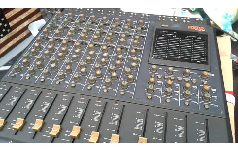MESA DE MEZCLAS MODELADO