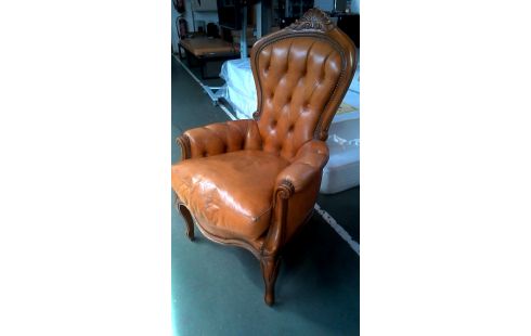 SILLÓN DE CUERO CLUB CUERO ESTILO LUIS XV