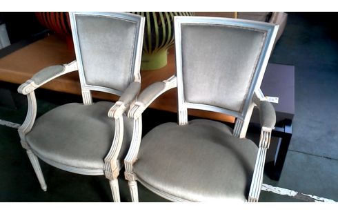 2 CHAISES BRANCHE STYLE LOUIS XVI ECRU GRIS VELOURS