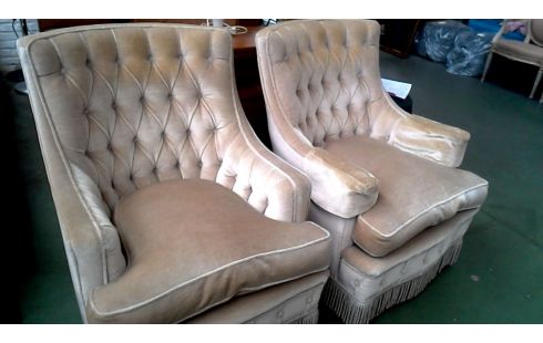 SILLÓN DE CUERO CLUB LA UNIDAD CAFÉ TERCIOPELO