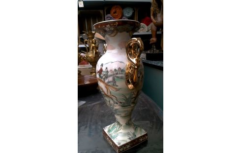 VASE CHINESISCH MET