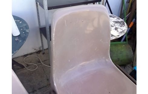 LOT DE 4 CHAISES PLASTIQUE MARRON