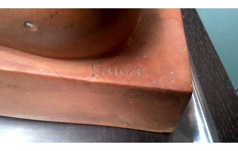 BEELD TERRA COTTA VROUW DUIF GUERO