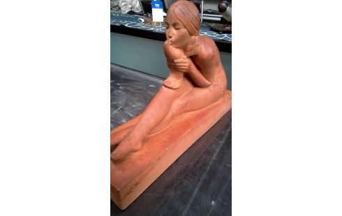 BEELD TERRA COTTA VROUW DUIF GUERO