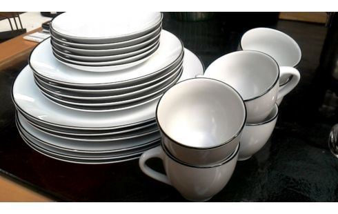 SERVIES WIT PORSELEIN BON BISTRO