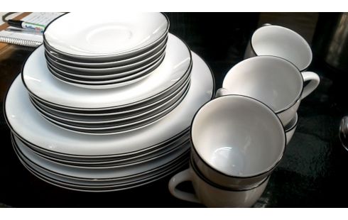 SERVIES WIT PORSELEIN BON BISTRO