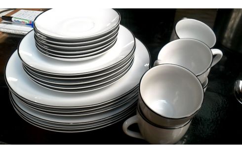 SERVIES WIT PORSELEIN BON BISTRO