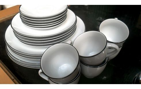 SERVIES WIT PORSELEIN BON BISTRO
