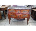 COMMODE