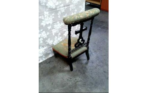 GEBETSSTUHL ANTIK HOLZ FLORAL BESTICKT