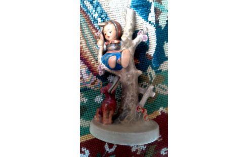 STATUETTE HUMMEL FILLE MET, , CHIEN