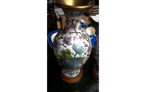 VAAS CLOISONNE LOT VAN