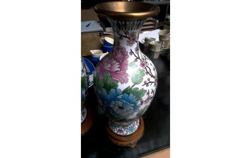 VAAS CLOISONNE LOT VAN